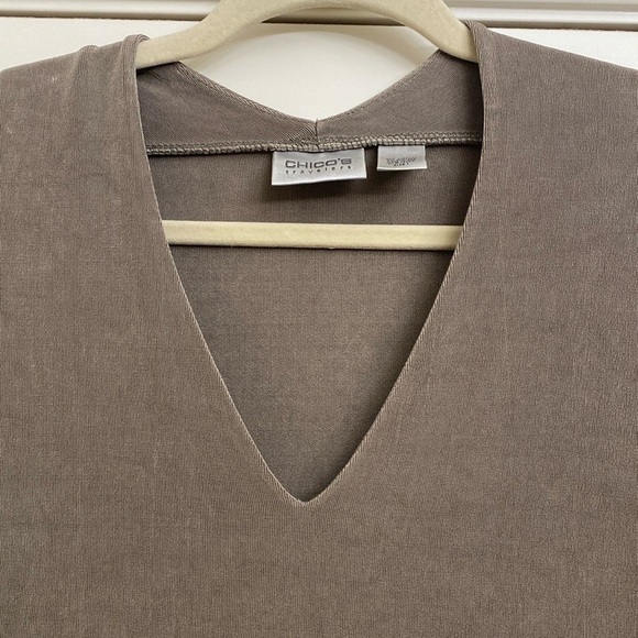 Chico’s Travelers slinky tank top Womens M tan minimalist V neck packable Travel - Picture 3 of 6